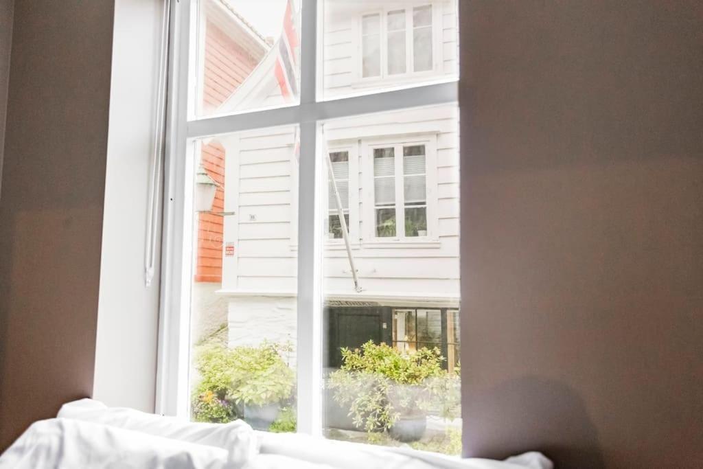 New! Modern Apartment In Historic Area Of Bergen! Eksteriør bilde