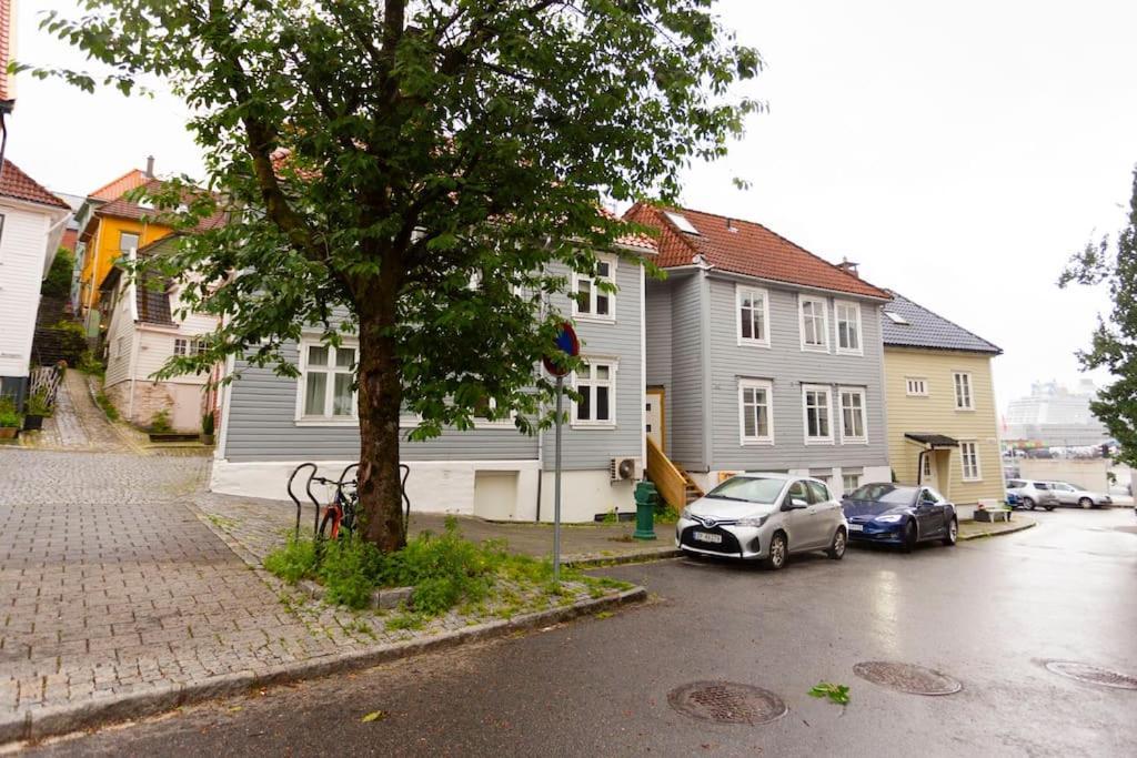 New! Modern Apartment In Historic Area Of Bergen! Eksteriør bilde
